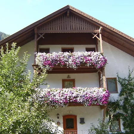 Haus Ruetzbach Apartament *